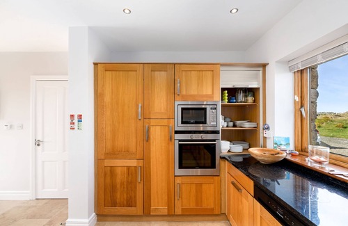 Gannoughs Cottage | Property 464 - Claddaghduff - sleeps 11 guests in 6 bedrooms