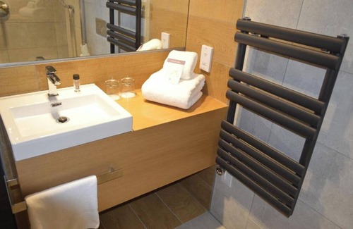 Dalmuir Apartment | Property near Golden Jubilee