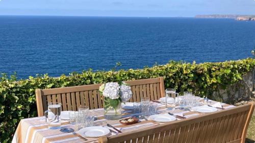 Castrillon House | Property on Seacliff with the Beach downstairs