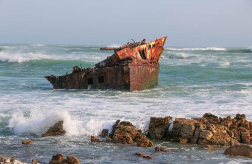 L'Agulhas House | Protea32