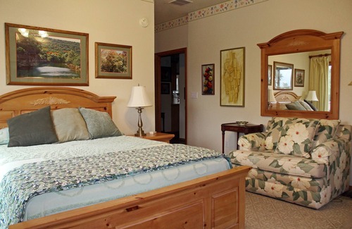 Wimberley Bed & Breakfast | Prow'd House Bed & Breakfast
