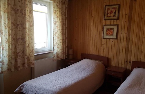 Skhidnytsya House | Pryvitannya Sontsyu