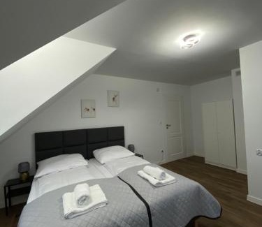 Płaska House | Przystanek Orle