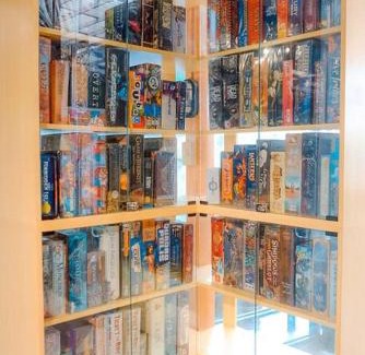San Bartolome Apartment | PS4, Board Games, Karaoke - QC Maginhawa SaLaro