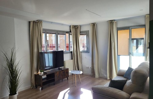 Old Town Apartment | Puerta del Húmedo - con Garaje - WIFI - Centro Ciudad