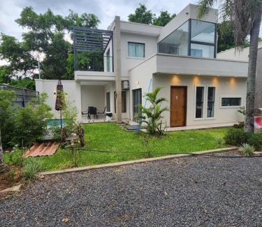 San Bernardino House | Puerta del Lago
