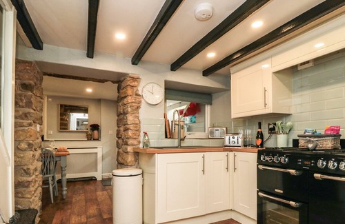 Cloughton Cottage | PUFFIN COTTAGE, pet friendly, character holiday cottage in Scalby