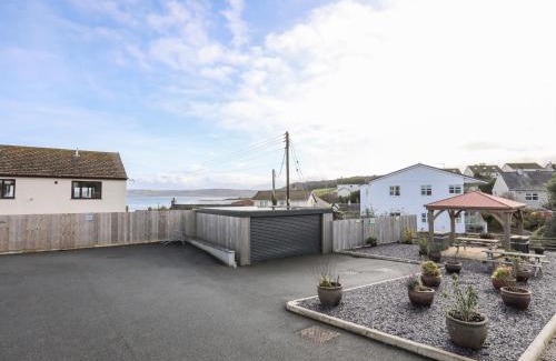 Benllech House | Puffin Pad