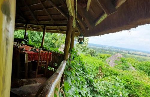 Kichwamba Cabin | Pumba Safari Cottages