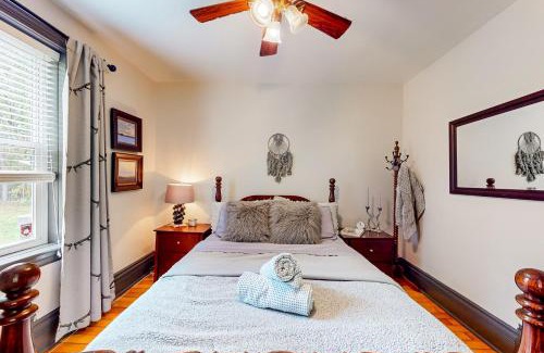 The Blue Mountains Apartment | Pura Via: Zen Veranda - Suite A - Bed and Breakfast