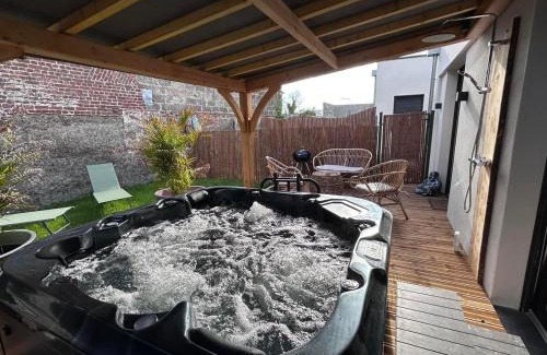 Ecaillon Apartment | Pura Vida Spa - gîte avec spa extérieur couvert