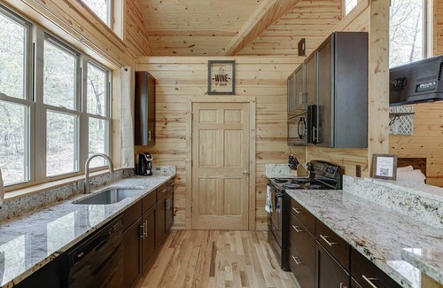 Cleveland Cabin | Pure Gold-Voted Top New Design Super Luxury and Private