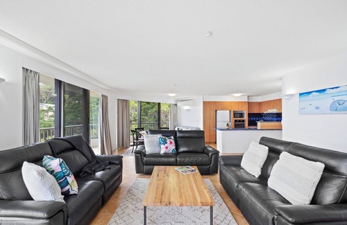 Tweed Heads Apartment | Pure Ocean Views Apartment 9 J The Rocks Currumbin Beach