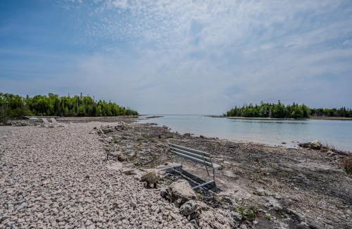 Northern Bruce Peninsula House | Purgatory Cove - Private Waterfront Escape
