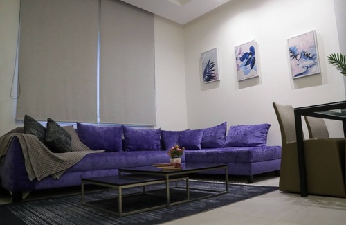 Gemmayzeh House | Purple