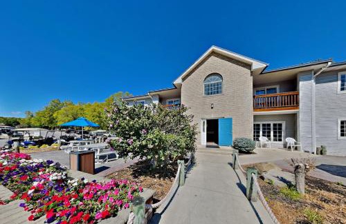 Put-in-Bay House | Put-in-Bay Poolview Condo #4