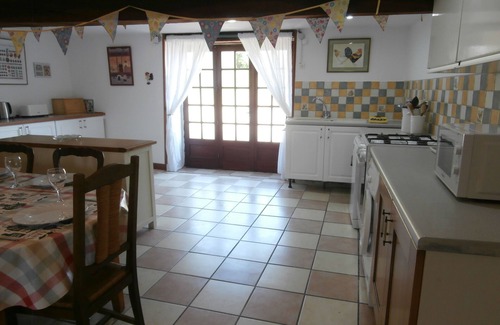 Saint-Pierre-du-Chemin Cottage | Puy Du Fou, 35 minutes. Short walk to bakery, bar and restaurant.