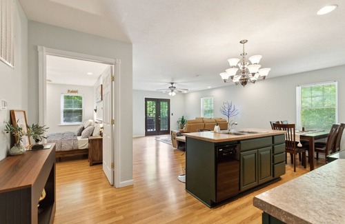 Helmsburg Cottage | Puzzle Peak 3 Bedroom Cottage