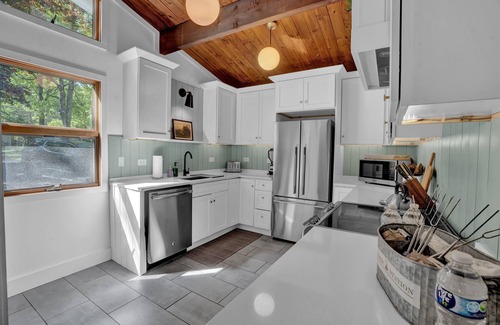 Pocono Mountain Lake House | Pvt Hot Tub, Lakefront, Foliage, Heated Pool, Hike Ping Pong, Foosball