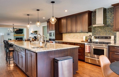 Ravenna House | Pvt Swim Pond, Hot tub, Pickleball