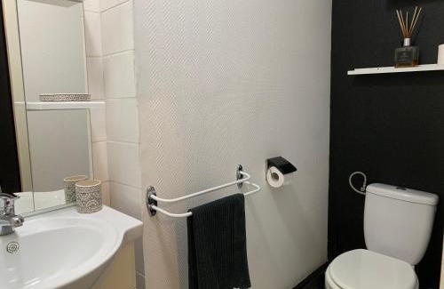 Bagneres-de-Bigorre Apartment | PYRENE HOLIDAYS - Résidence La Fontaine - Studios cozy à 10mn à pied des thermes