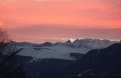 Oloron-Sainte-Marie House | PYRENEES - PRIVATE CHARMING HOUSE 3.5 Km toVillage, UNOBSTRUCTED Mtn. VIEWS.