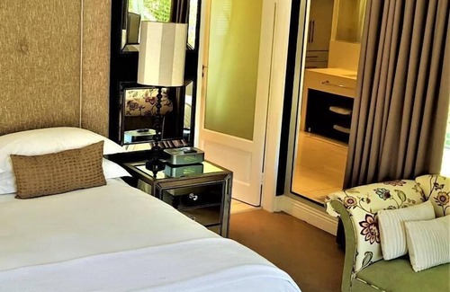Greater Johannesburg Metropolitan Area Bed & Breakfast | Q on First