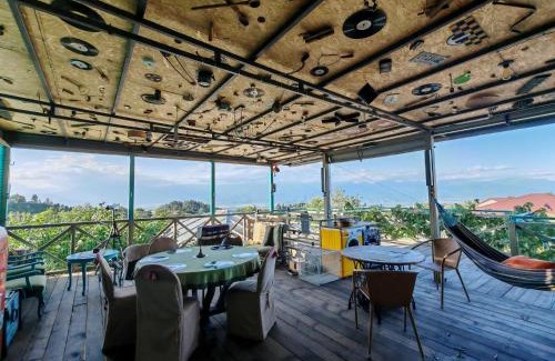 Telavi Apartment | Qilimcha's Apartment with Rooftop Terrace