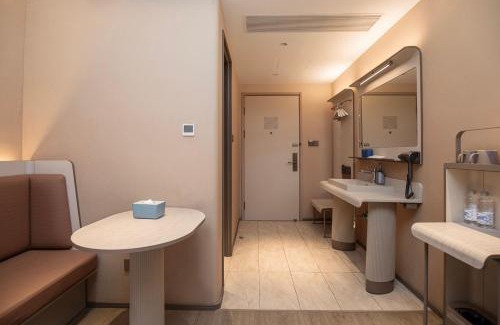 Yu Hua Tai Hotel | qing mu li hotel