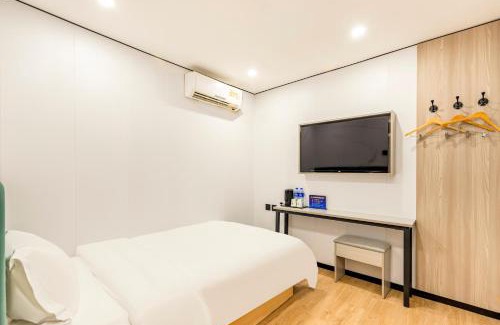 Wangfujing Shopping Area Hotel | Qingji Hotel mini Beijing Wangfujing Dengshikou Subway Station Branch