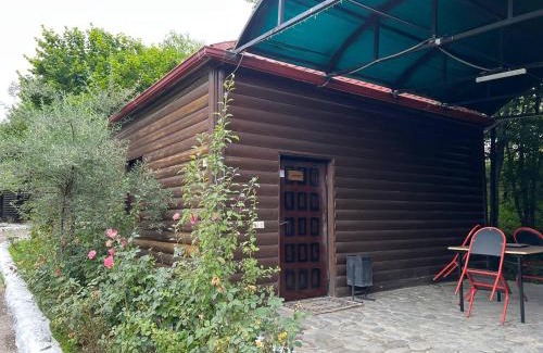 Quba Bed & Breakfast | Qirmizi Qerenfil