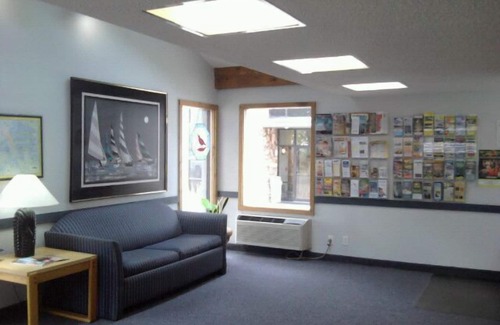 Osage Beach Hotel | Quails Nest Inn and Suites