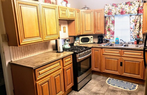 McDonough Cottage | Quaint 1930s Algiers Shotgun- 6 Min. Ferry from the French Quarter!