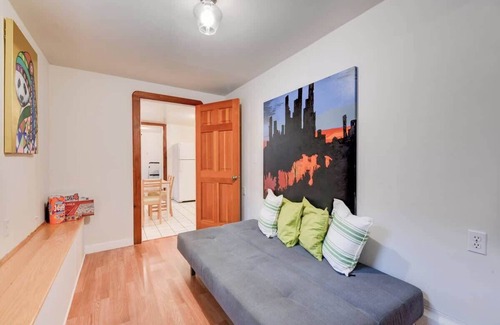 Emeryville Apartment | Quaint and Charming 2BR APT in Central Oakland