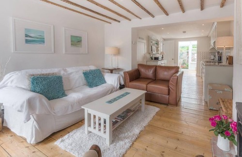 Arundel Cottage | Quaint and charming cottage in Arundel