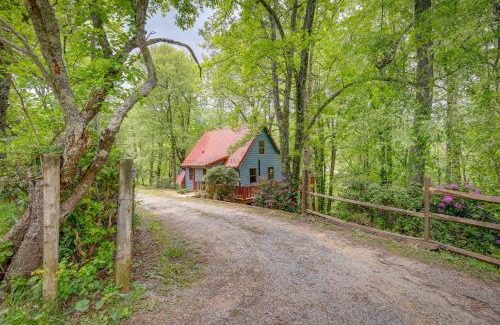 Laurel Springs House | Quaint Cabin with Stream in Blue Ridge!