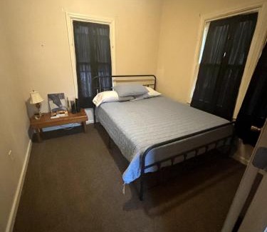 Arjay House | Quaint cottage near Local and State Parks and Minutes from Laurel Cove and Bell Theatre