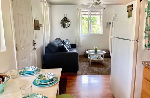 Haiku Cottage | Quaint COTTAGE ~ Walk To Coffee shop, nearby Road to Hana & Haleakala