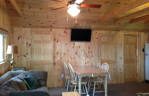 Rideau Lakes Cottage | Quaint Fishing Cottage