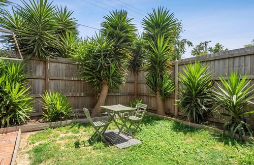 Norlane Apartment | Quaint & Fully Functional 1BR Retreat