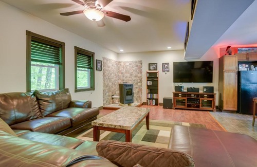 Naples House | Quaint Naples Cottage Walk to Trickey Pond and Cove