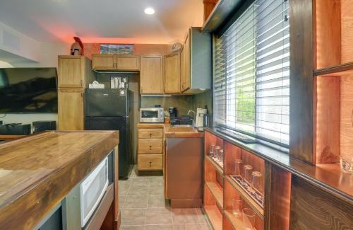 Naples House | Quaint Naples Cottage Walk to Trickey Pond and Cove