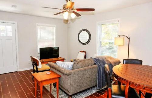 Lincolnton House | Quaint Newly Renovated Downtown Cottage