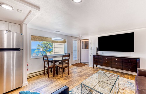Oceanside Apartment | Quaint ocean-view escape with modern interior, smart TV, & gorgeous deck