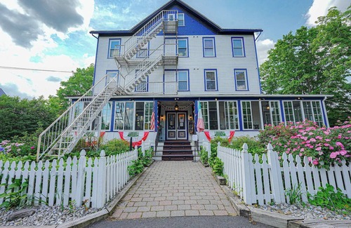 Milford House | Quaint Room in Milford: A Sweet Escape for Familie