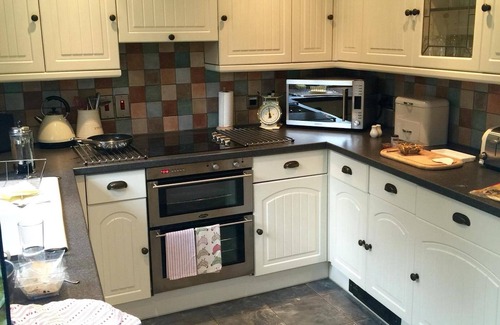 Northbourne Cottage | Quaint Village Location With Beautiful English Cottage Garden