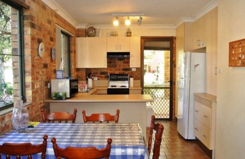 Hawks Nest Apartment | Quality Beachside Holiday