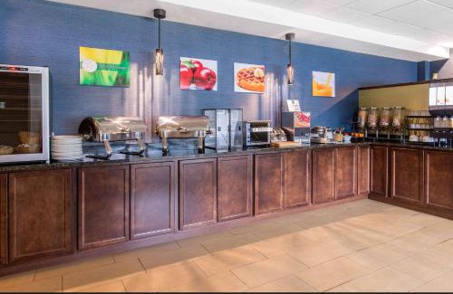 Gander Hotel | Quality Hotel & Suites