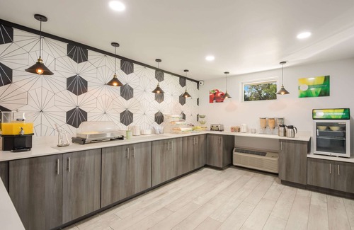 Bayshore Gardens Hotel | Quality Inn Bradenton - Sarasota North