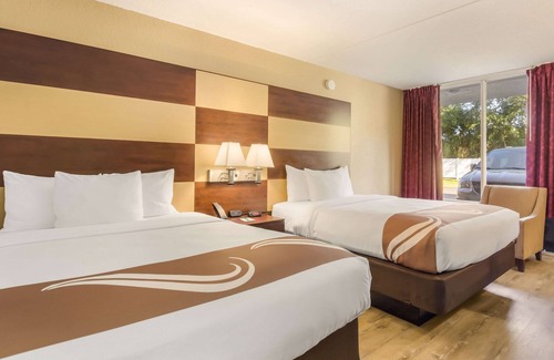 Bayshore Gardens Hotel | Quality Inn Bradenton - Sarasota North